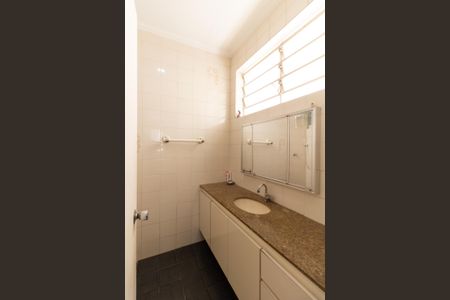 Casa à venda com 340m², 5 quartos e 1 vagaBanheiro da Suíte 4