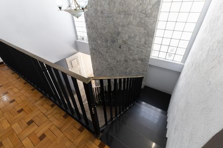 Casa à venda com 340m², 5 quartos e 1 vagaEscada
