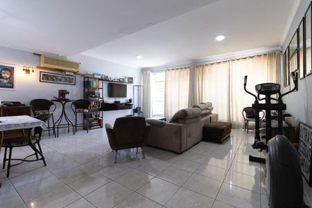 Sala de casa à venda com 5 quartos, 340m² em Liberdade, São Paulo