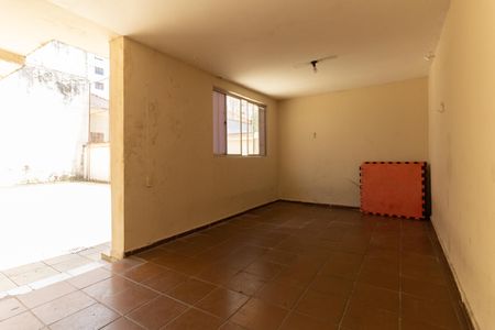 Casa à venda com 340m², 5 quartos e 1 vagaSalão 