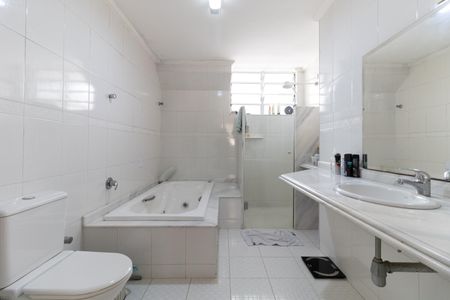 Casa à venda com 340m², 5 quartos e 1 vagaBanheiro da Suíte 5