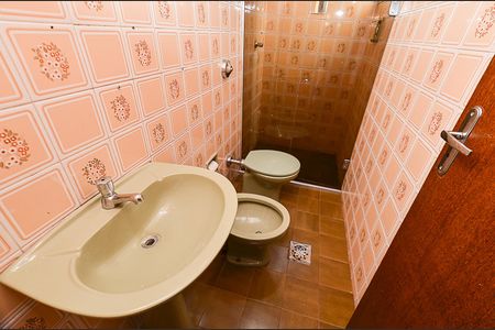 Banheiro de apartamento para alugar com 1 quarto, 40m² em Lourdes, Belo Horizonte
