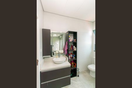 Casa à venda com 210m², 3 quartos e 2 vagas Casa à venda com 210m², 3 quartos e 2 vagasBanheiro da Suíte