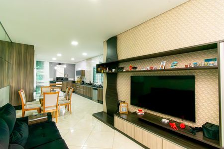 Sala de casa à venda com 3 quartos, 210m² em Vila Ema, São Paulo