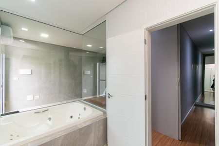 Casa à venda com 210m², 3 quartos e 2 vagas Casa à venda com 210m², 3 quartos e 2 vagasBanheiro da Suíte