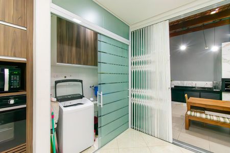 Casa à venda com 210m², 3 quartos e 2 vagas Casa à venda com 210m², 3 quartos e 2 vagasÁrea de Serviço