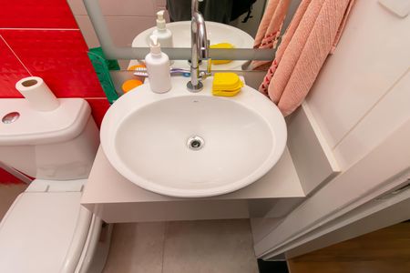Casa à venda com 210m², 3 quartos e 2 vagas Casa à venda com 210m², 3 quartos e 2 vagasBanheiro social