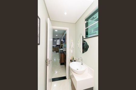 Casa à venda com 210m², 3 quartos e 2 vagas Casa à venda com 210m², 3 quartos e 2 vagasLavabo