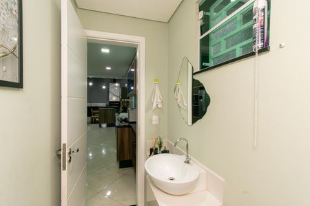 Casa à venda com 210m², 3 quartos e 2 vagas Casa à venda com 210m², 3 quartos e 2 vagasLavabo