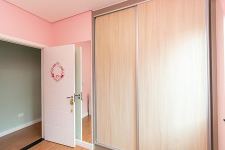 Casa à venda com 210m², 3 quartos e 2 vagas Casa à venda com 210m², 3 quartos e 2 vagasQuarto 2