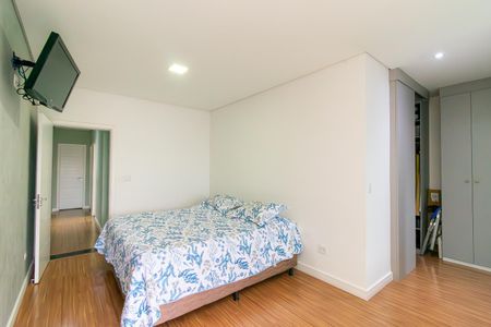 Casa à venda com 210m², 3 quartos e 2 vagas Casa à venda com 210m², 3 quartos e 2 vagasSuíte