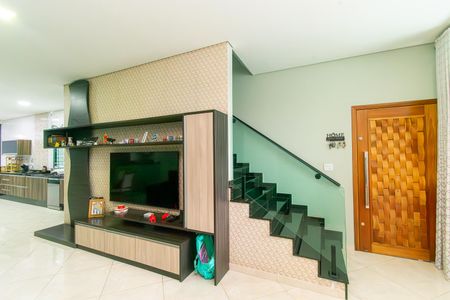 Casa à venda com 210m², 3 quartos e 2 vagas Casa à venda com 210m², 3 quartos e 2 vagasSala