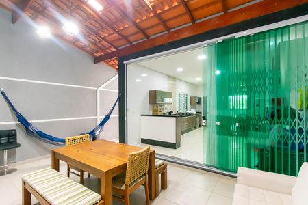 Casa à venda com 210m², 3 quartos e 2 vagas Casa à venda com 210m², 3 quartos e 2 vagasÁrea gourmet