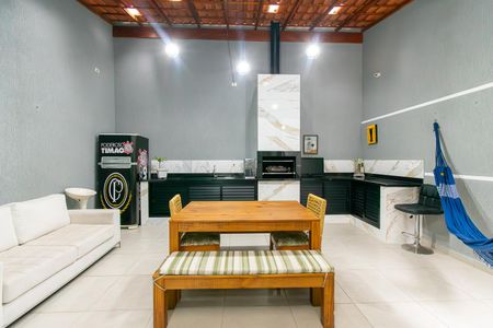 Casa à venda com 210m², 3 quartos e 2 vagas Casa à venda com 210m², 3 quartos e 2 vagasÁrea gourmet