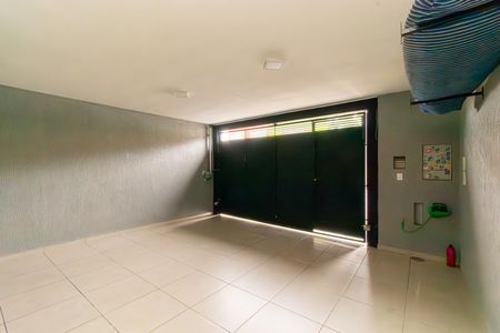 Casa à venda com 210m², 3 quartos e 2 vagas Casa à venda com 210m², 3 quartos e 2 vagasGaragem