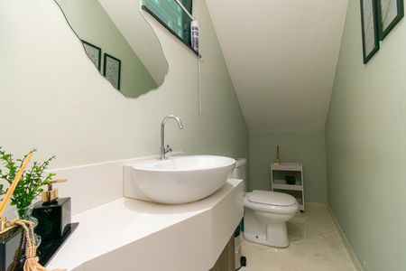Casa à venda com 210m², 3 quartos e 2 vagas Casa à venda com 210m², 3 quartos e 2 vagasLavabo