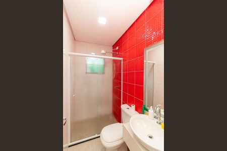 Casa à venda com 210m², 3 quartos e 2 vagas Casa à venda com 210m², 3 quartos e 2 vagasBanheiro social