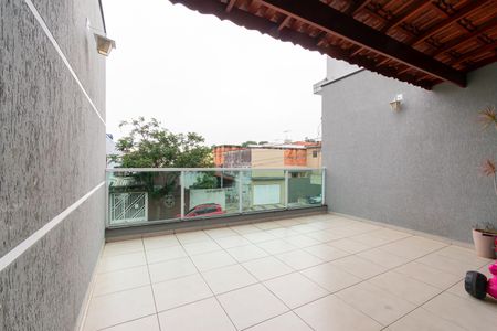Casa à venda com 210m², 3 quartos e 2 vagas Casa à venda com 210m², 3 quartos e 2 vagasVaranda