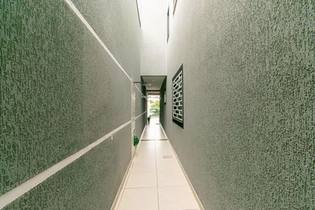 Casa à venda com 210m², 3 quartos e 2 vagas Casa à venda com 210m², 3 quartos e 2 vagasCorredor Externo