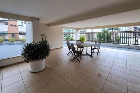 Apartamento à venda com 185m², 3 quartos e 2 vagas Apartamento à venda com 185m², 3 quartos e 2 vagasÁrea comum