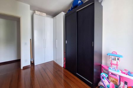 Apartamento à venda com 185m², 3 quartos e 2 vagas Apartamento à venda com 185m², 3 quartos e 2 vagasQuarto 2