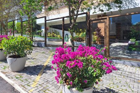 Apartamento à venda com 185m², 3 quartos e 2 vagas Apartamento à venda com 185m², 3 quartos e 2 vagasFachada