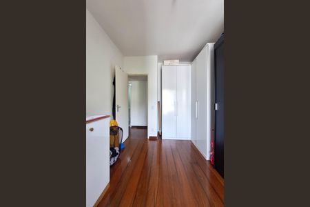 Apartamento à venda com 185m², 3 quartos e 2 vagas Apartamento à venda com 185m², 3 quartos e 2 vagasQuarto 2