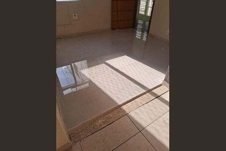 Sala de apartamento para alugar com 2 quartos, 70m² em Tijuca, Rio de Janeiro