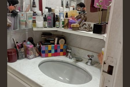 Apartamento à venda com 87m², 3 quartos e 2 vagas Apartamento à venda com 87m², 3 quartos e 2 vagasBanheiro da Suíte