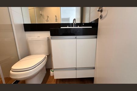 Apartamento para alugar com 85m², 2 quartos e 1 vaga Apartamento para alugar com 85m², 2 quartos e 1 vagaBanheiro social