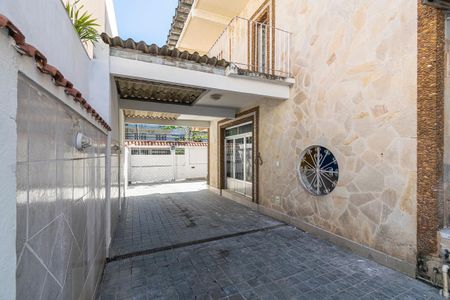 Casa à venda com 300m², 4 quartos e sem vaga Casa à venda com 300m², 4 quartos e sem vagaVaranda e Garagem