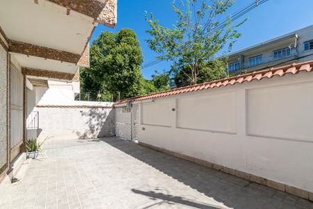 Casa à venda com 300m², 4 quartos e sem vaga Casa à venda com 300m², 4 quartos e sem vagaVaranda e Garagem