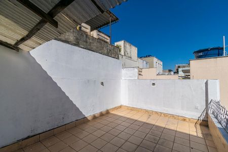 Casa à venda com 300m², 4 quartos e sem vaga Casa à venda com 300m², 4 quartos e sem vagaVaranda dos fundos