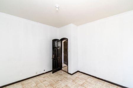 Casa à venda com 300m², 4 quartos e sem vaga Casa à venda com 300m², 4 quartos e sem vagaQuarto 2
