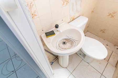 Casa à venda com 300m², 4 quartos e sem vaga Casa à venda com 300m², 4 quartos e sem vagaBanheiro da Suíte 2