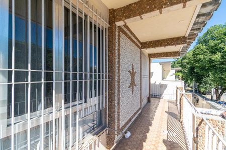 Casa à venda com 300m², 4 quartos e sem vaga Casa à venda com 300m², 4 quartos e sem vagaVaranda do 2º andar