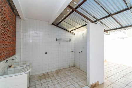 Casa à venda com 300m², 4 quartos e sem vaga Casa à venda com 300m², 4 quartos e sem vagaLavanderia