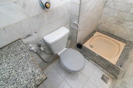 Casa à venda com 300m², 4 quartos e sem vaga Casa à venda com 300m², 4 quartos e sem vagaBanheiro Social 2