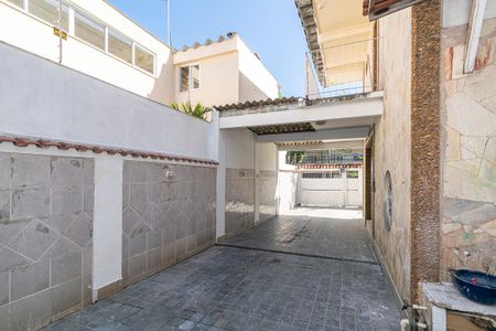Casa à venda com 300m², 4 quartos e sem vaga Casa à venda com 300m², 4 quartos e sem vagaVaranda e Garagem