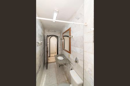Banheiro Social 2 de casa para alugar com 4 quartos, 300m² em Olaria, Rio de Janeiro