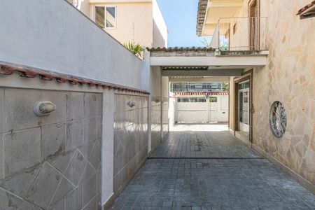 Casa à venda com 300m², 4 quartos e sem vaga Casa à venda com 300m², 4 quartos e sem vagaVista do Quarto 4 Suíte 2