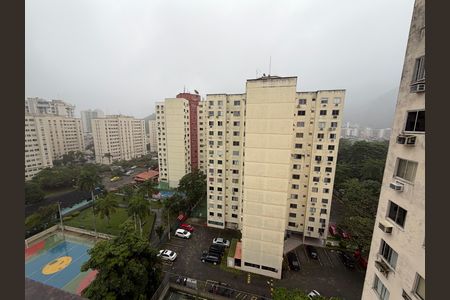 Quarto 1 - Vista de apartamento para alugar com 2 quartos, 60m² em Jacarepaguá, Rio de Janeiro