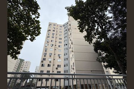 Fachada de apartamento para alugar com 2 quartos, 60m² em Jacarepaguá, Rio de Janeiro