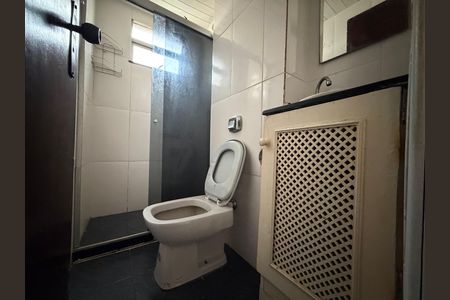 Banheiro de apartamento para alugar com 2 quartos, 60m² em Jacarepaguá, Rio de Janeiro