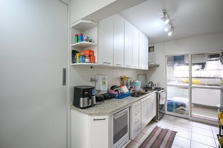 Apartamento à venda com 115m², 3 quartos e 2 vagasCozinha