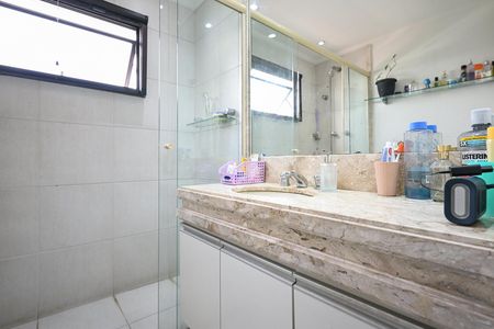 Apartamento à venda com 115m², 3 quartos e 2 vagasBanheiro social