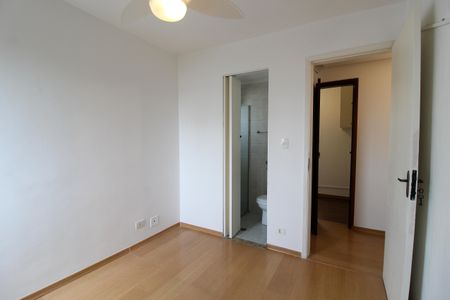 Apartamento à venda com 81m², 3 quartos e 1 vagaQuarto 2