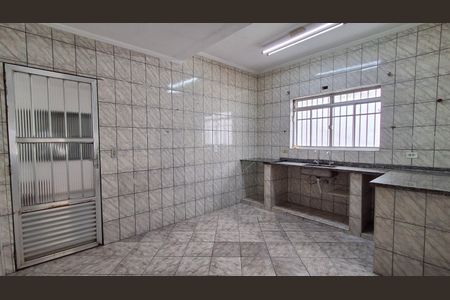 Casa para alugar com 200m², 3 quartos e sem vagaCozinha 