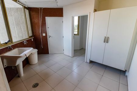 Apartamento para alugar com 250m², 4 quartos e sem vaga Apartamento para alugar com 250m², 4 quartos e sem vagaÁrea de Serviço