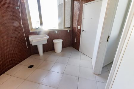 Apartamento para alugar com 250m², 4 quartos e sem vaga Apartamento para alugar com 250m², 4 quartos e sem vagaÁrea de Serviço
